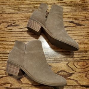 Crown Vintage beige booties